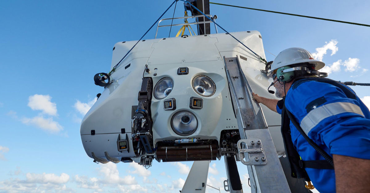Deepest diving submersible (In service)